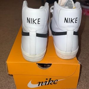 NIKE W Blazer mid ‘77